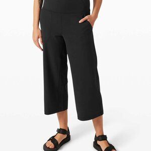 lululemon athletica Wide-Leg Cropped Pants in Black